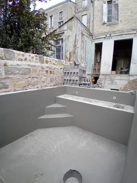 Construction piscine maçonnée à Talence