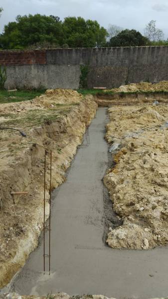 Réalisation d’une fondation en limite de propriété pour un garage au Barp, en Sud Gironde
